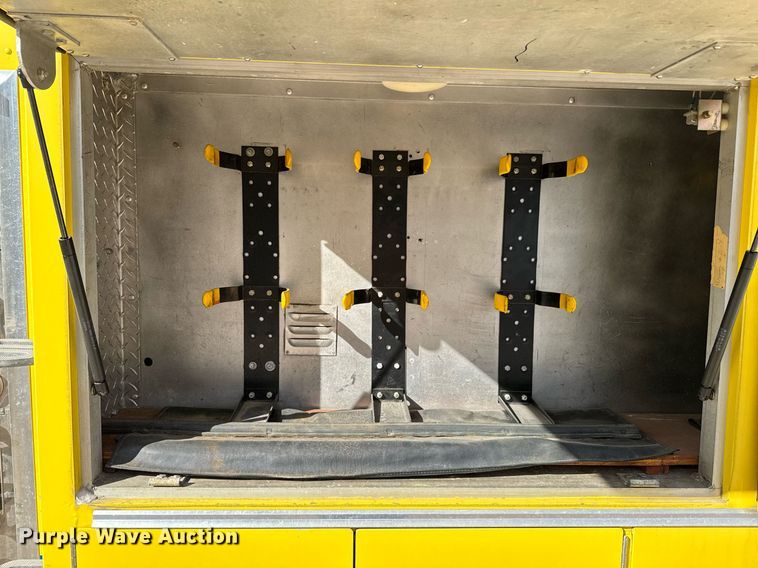 image for item DO0037 1986 Sutphen Deluge pumper fire truck