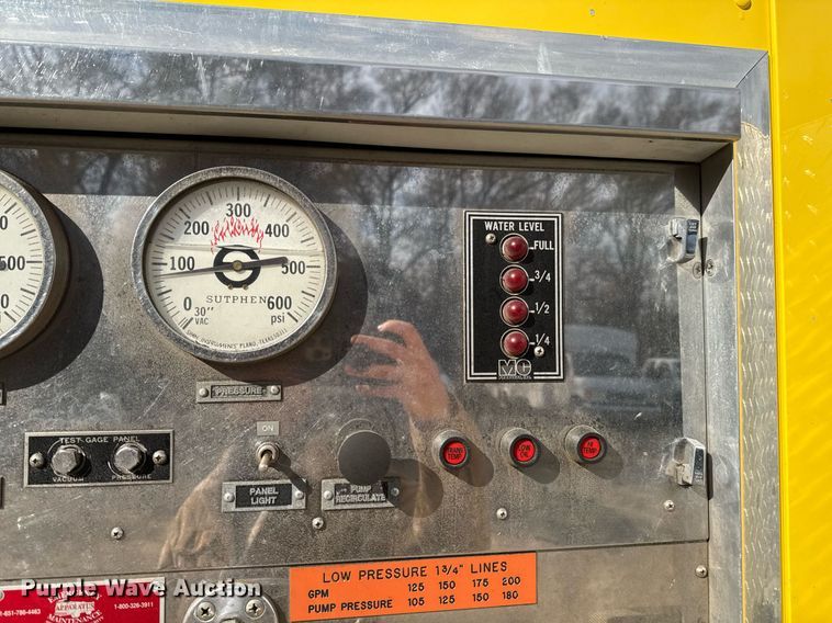 image for item DO0037 1986 Sutphen Deluge pumper fire truck