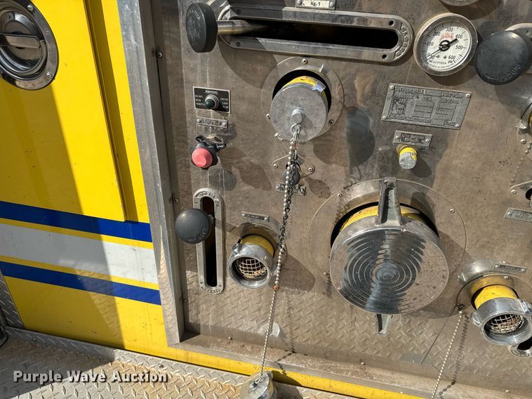 image for item DO0037 1986 Sutphen Deluge pumper fire truck