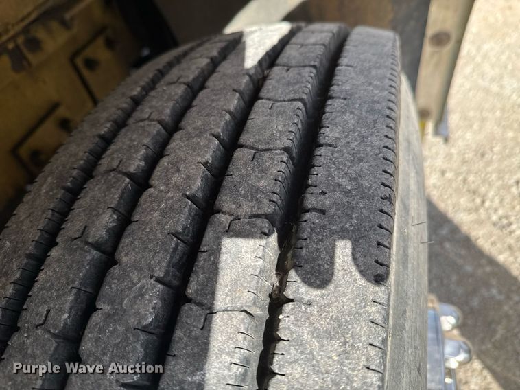 image for item DO0037 1986 Sutphen Deluge pumper fire truck