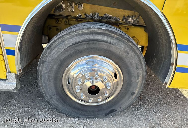 image for item DO0037 1986 Sutphen Deluge pumper fire truck