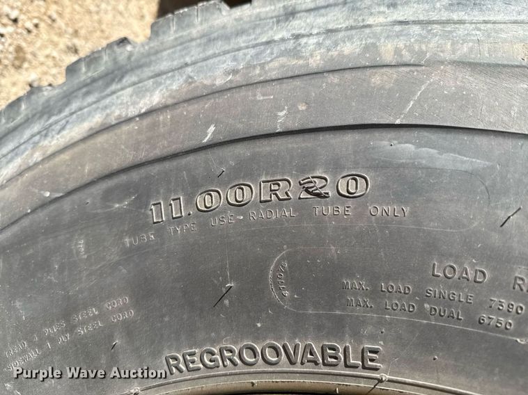 image for item DO0037 1986 Sutphen Deluge pumper fire truck