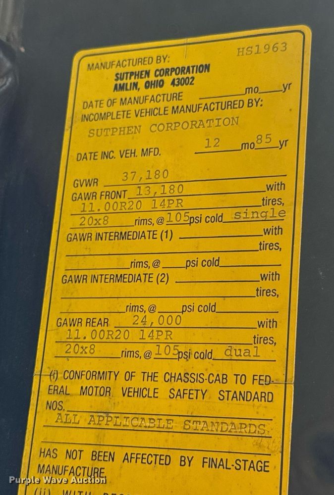 image for item DO0037 1986 Sutphen Deluge pumper fire truck