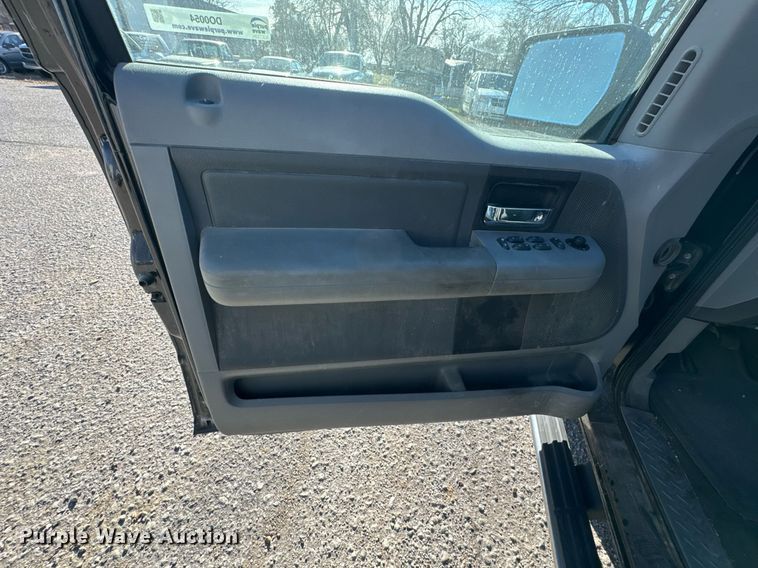 image for item DO0054 2007 Ford F150 SuperCab pickup truck