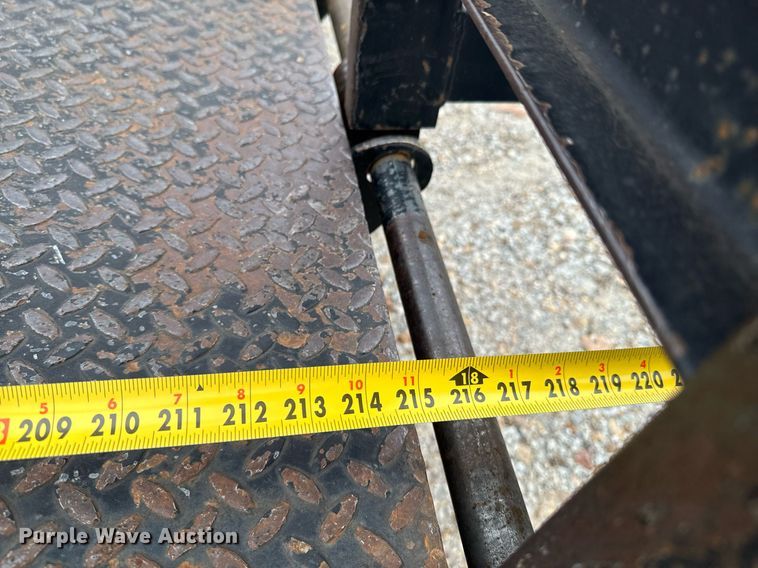 image for item DO0549 2013 Lone Star equipment trailer