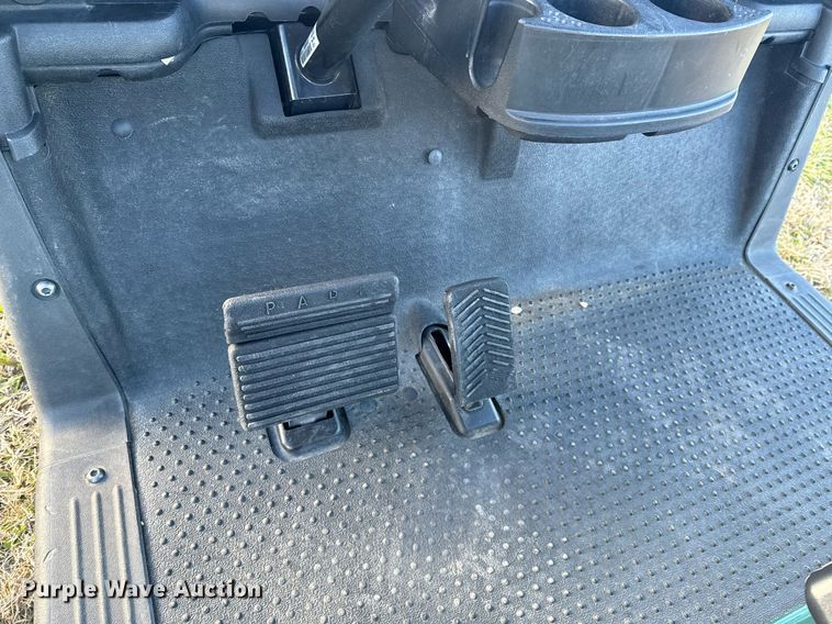 image for item DO0578 2019 E-Z-GO RXV golf cart