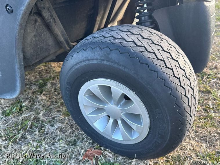 image for item DO0578 2019 E-Z-GO RXV golf cart