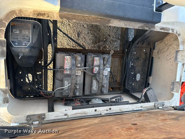 image for item DO0581 (2) E-Z-GO golf carts