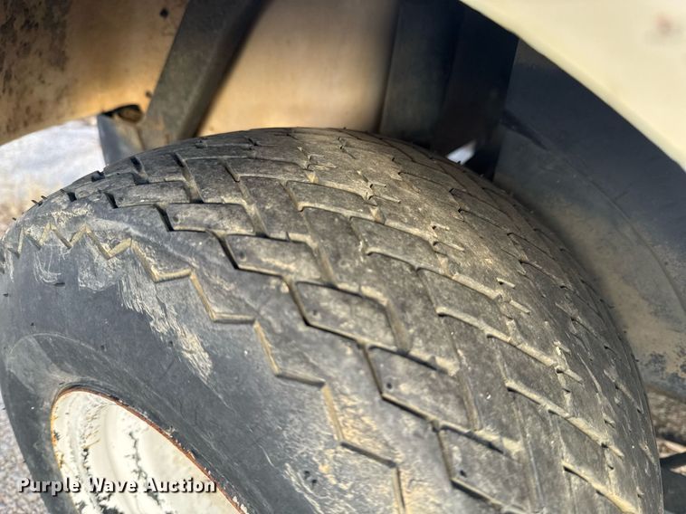 image for item DO0581 (2) E-Z-GO golf carts