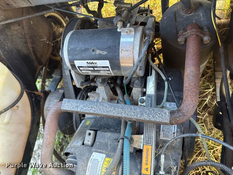 image for item DO0581 (2) E-Z-GO golf carts