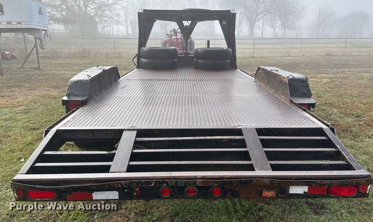 image for item DO7669 2005 May equipment trailer