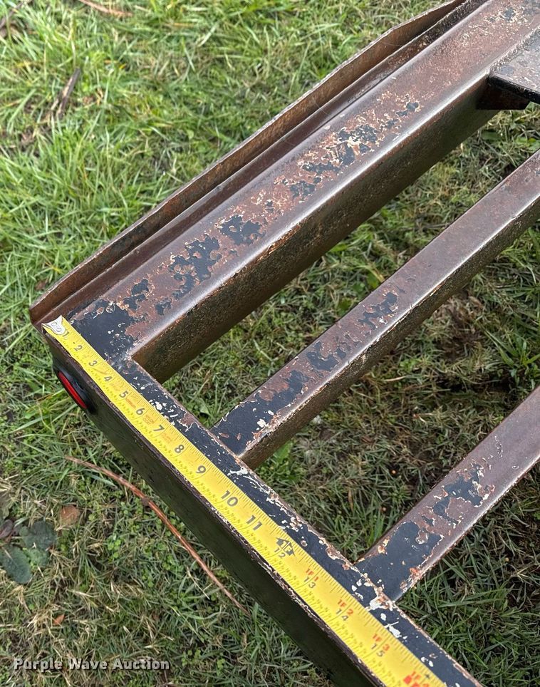 image for item DO7669 2005 May equipment trailer