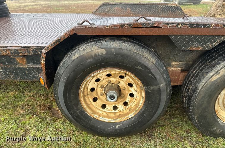image for item DO7669 2005 May equipment trailer