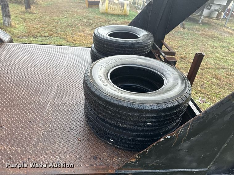 image for item DO7669 2005 May equipment trailer