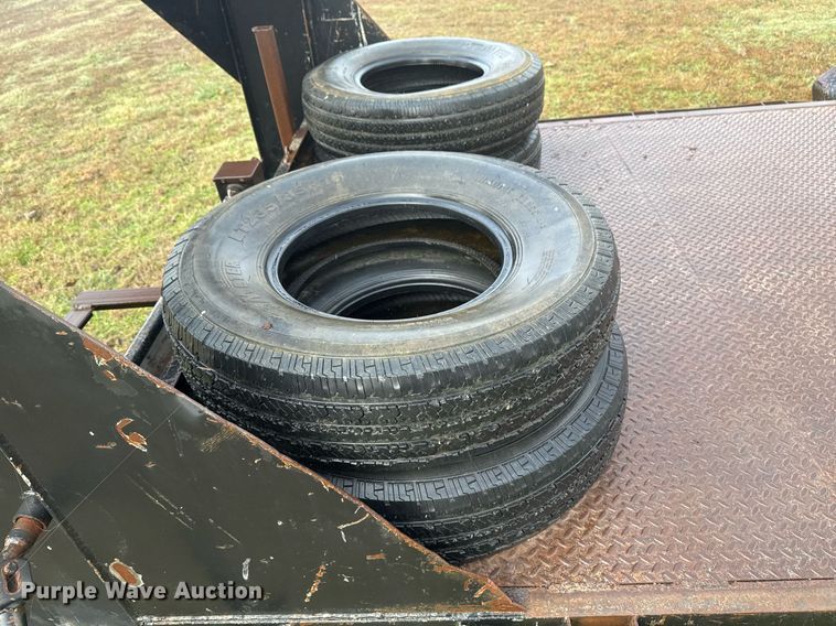image for item DO7669 2005 May equipment trailer