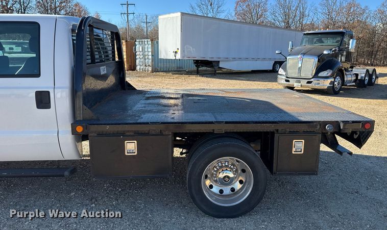 image for item DO7675 2011 Ford F450 Super Duty Crew Cab flatbed truck