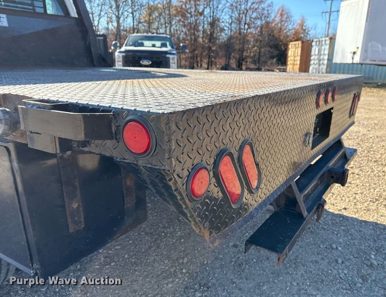 image for item DO7675 2011 Ford F450 Super Duty Crew Cab flatbed truck