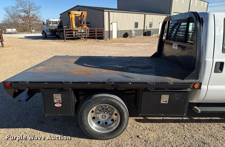 image for item DO7675 2011 Ford F450 Super Duty Crew Cab flatbed truck