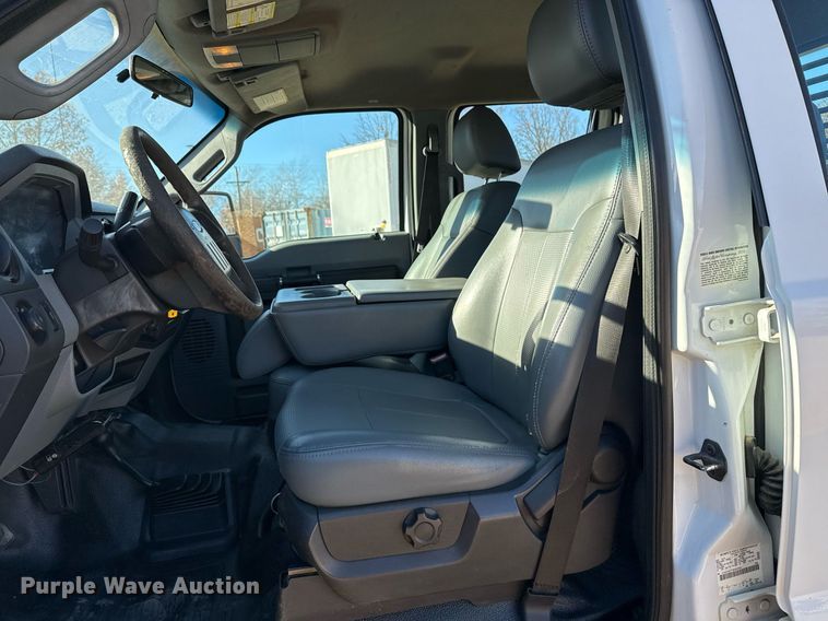 image for item DO7675 2011 Ford F450 Super Duty Crew Cab flatbed truck