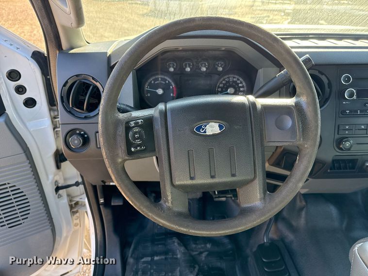 image for item DO7675 2011 Ford F450 Super Duty Crew Cab flatbed truck