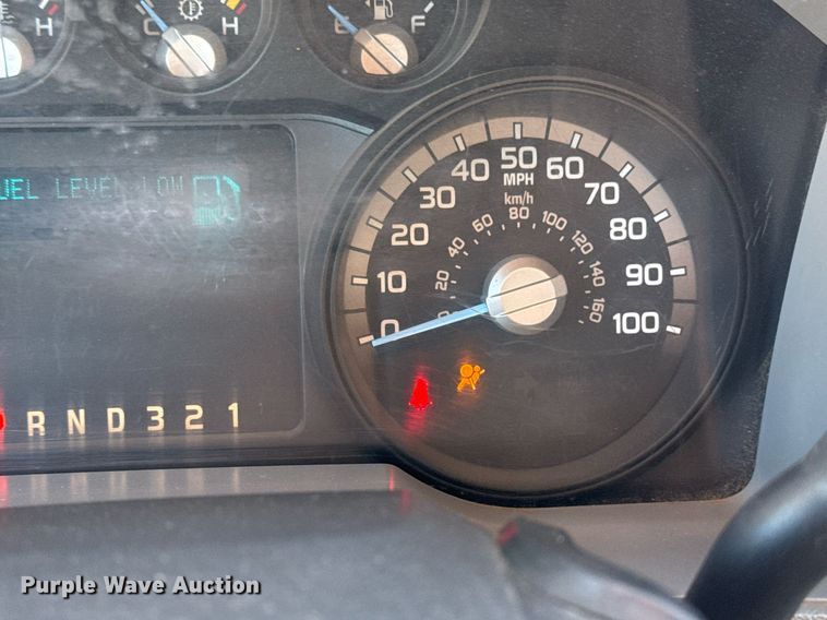 image for item DO7675 2011 Ford F450 Super Duty Crew Cab flatbed truck