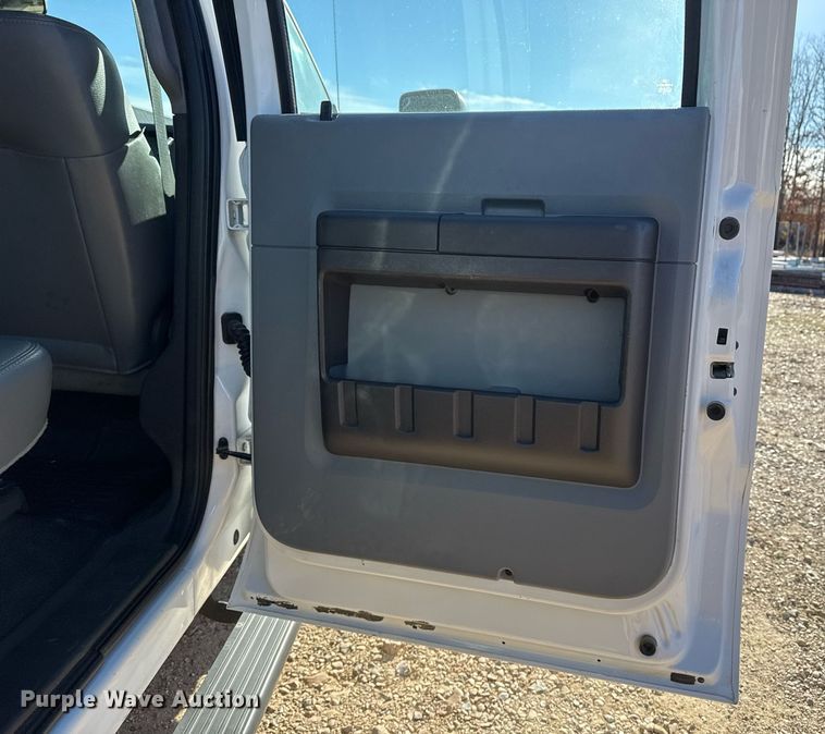 image for item DO7675 2011 Ford F450 Super Duty Crew Cab flatbed truck