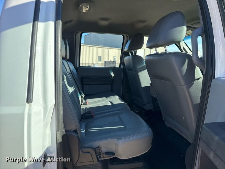 image for item DO7675 2011 Ford F450 Super Duty Crew Cab flatbed truck