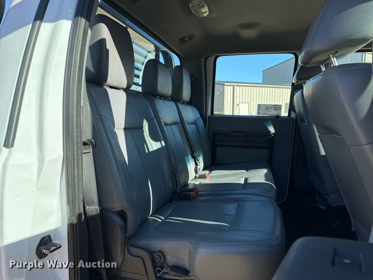 image for item DO7675 2011 Ford F450 Super Duty Crew Cab flatbed truck