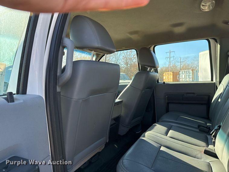 image for item DO7675 2011 Ford F450 Super Duty Crew Cab flatbed truck