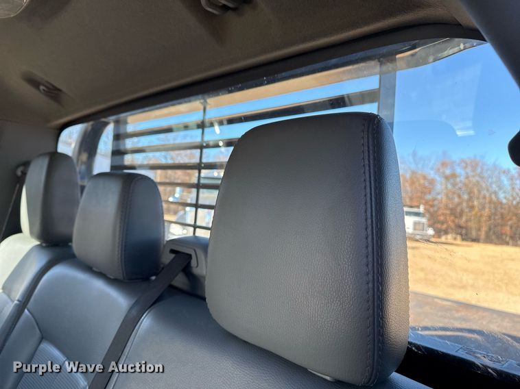 image for item DO7675 2011 Ford F450 Super Duty Crew Cab flatbed truck