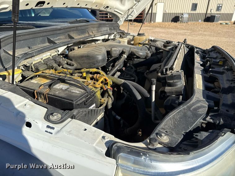 image for item DO7675 2011 Ford F450 Super Duty Crew Cab flatbed truck