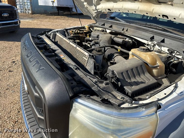 image for item DO7675 2011 Ford F450 Super Duty Crew Cab flatbed truck