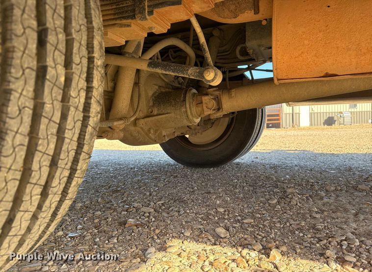 image for item DO7675 2011 Ford F450 Super Duty Crew Cab flatbed truck