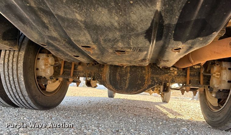 image for item DO7675 2011 Ford F450 Super Duty Crew Cab flatbed truck