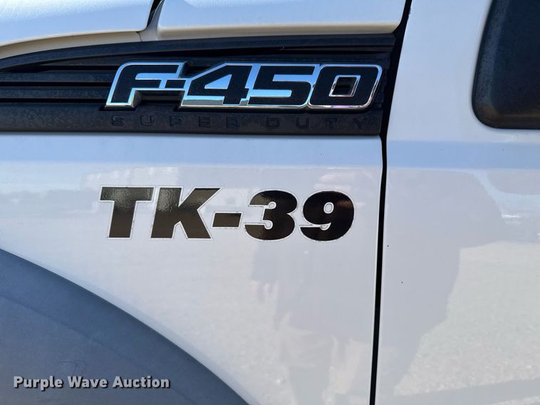 image for item DO7675 2011 Ford F450 Super Duty Crew Cab flatbed truck