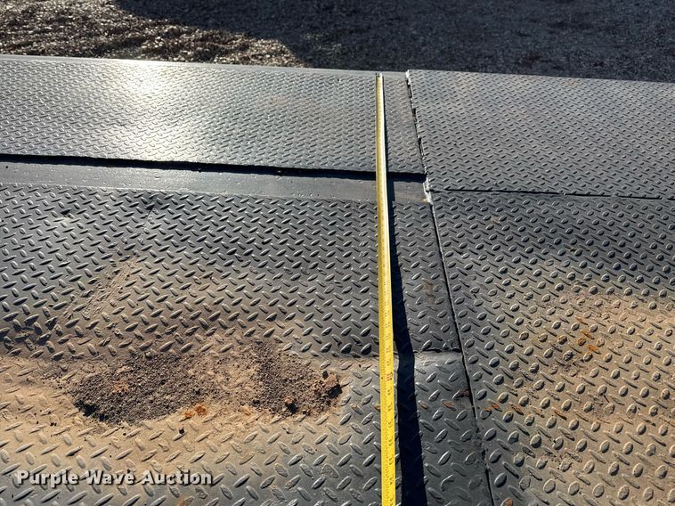 image for item DO7678 1994 Interstate Trailers Inc equipment trailer