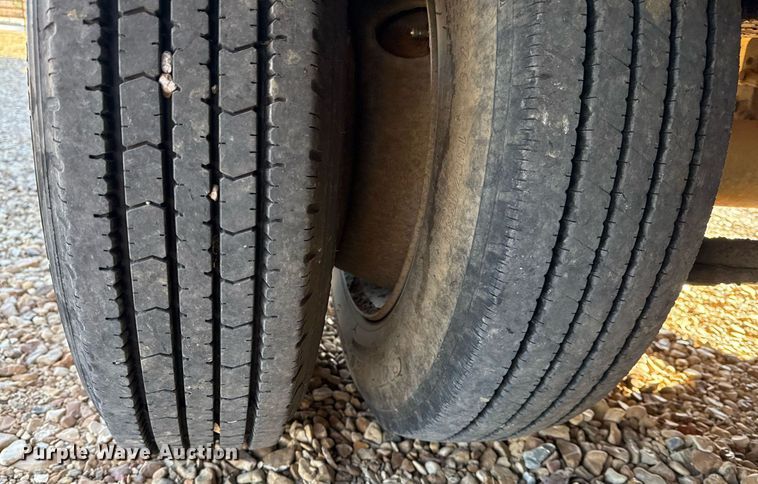 image for item DO7678 1994 Interstate Trailers Inc equipment trailer