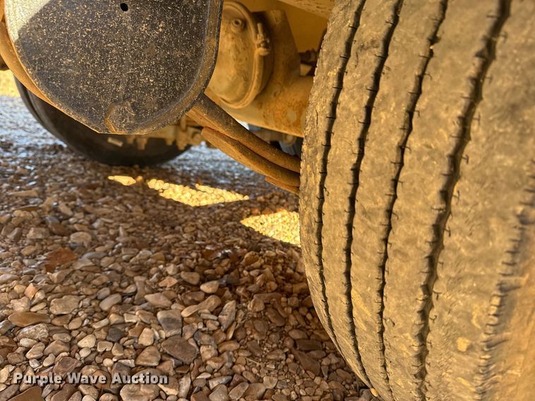 image for item DO7678 1994 Interstate Trailers Inc equipment trailer