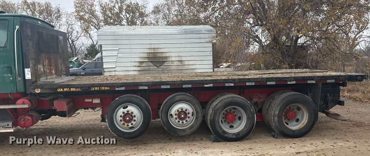 image for item DO7681 2002 Sterling LT9500 flatbed truck