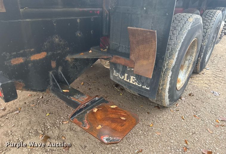 image for item DO7681 2002 Sterling LT9500 flatbed truck