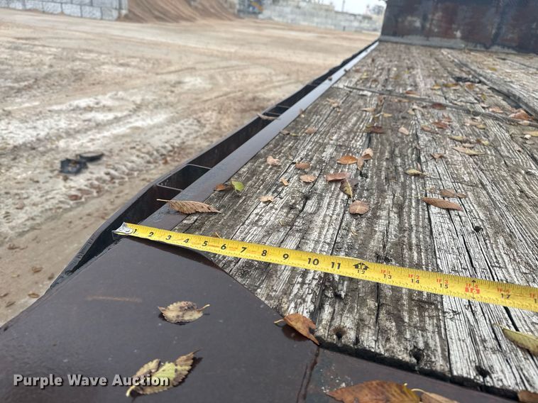 image for item DO7681 2002 Sterling LT9500 flatbed truck