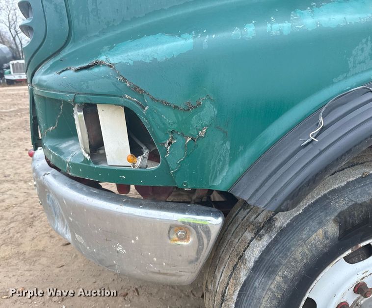 image for item DO7681 2002 Sterling LT9500 flatbed truck