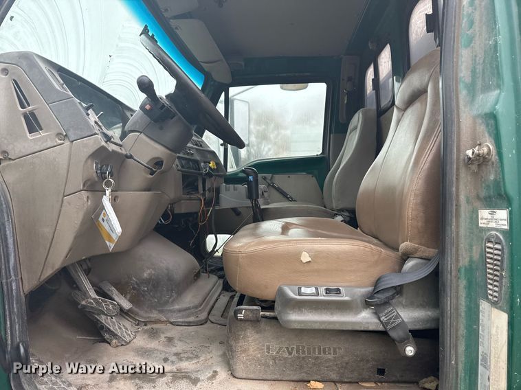 image for item DO7681 2002 Sterling LT9500 flatbed truck