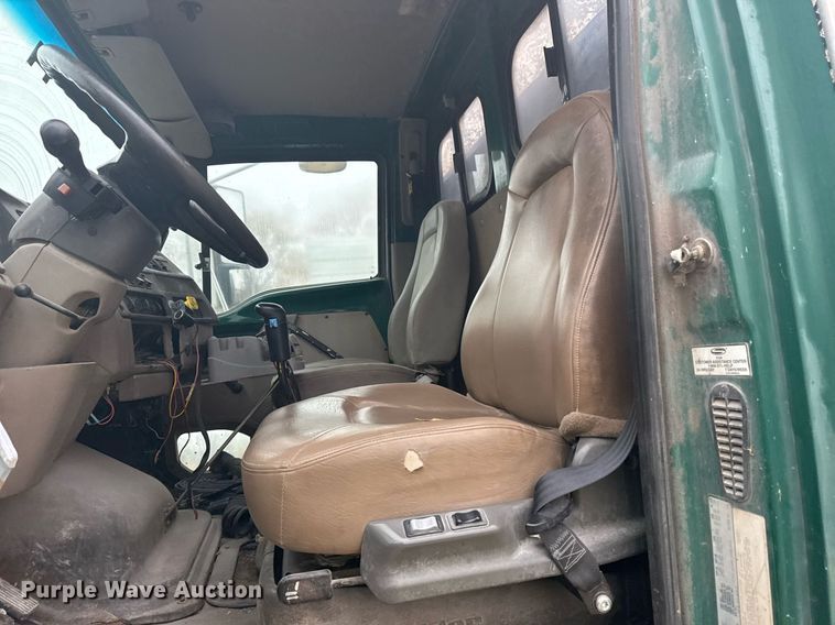 image for item DO7681 2002 Sterling LT9500 flatbed truck