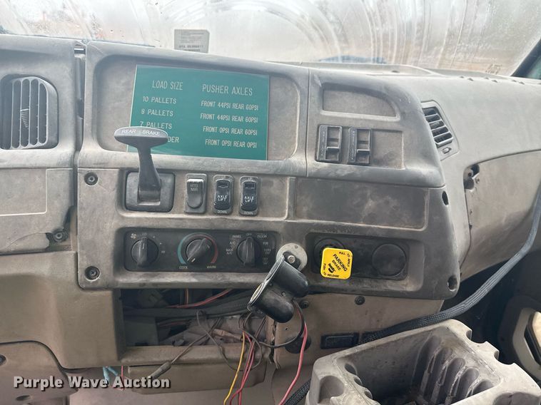 image for item DO7681 2002 Sterling LT9500 flatbed truck