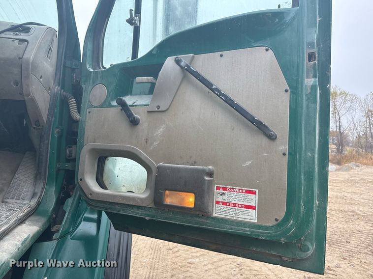 image for item DO7681 2002 Sterling LT9500 flatbed truck