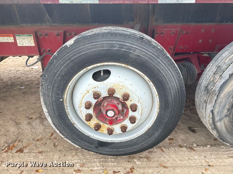 image for item DO7681 2002 Sterling LT9500 flatbed truck