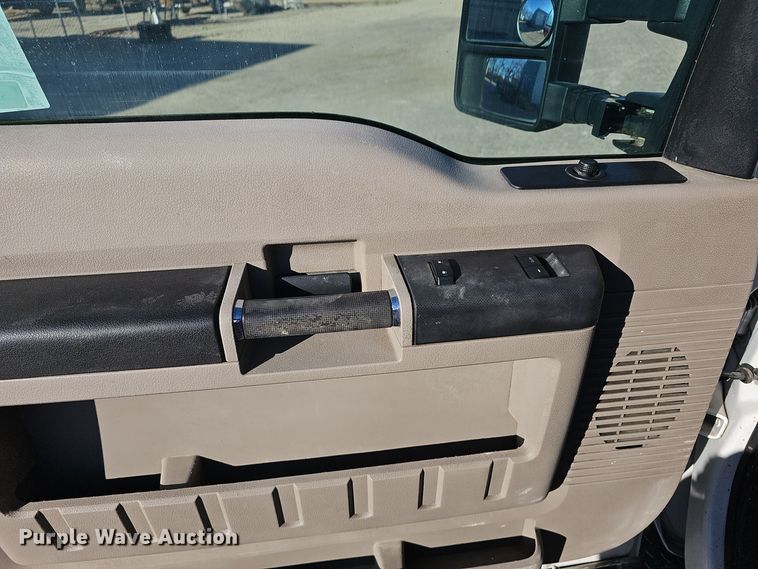 image for item DO7719 2009 Ford F450 Super Duty XLT truck cab and chassis