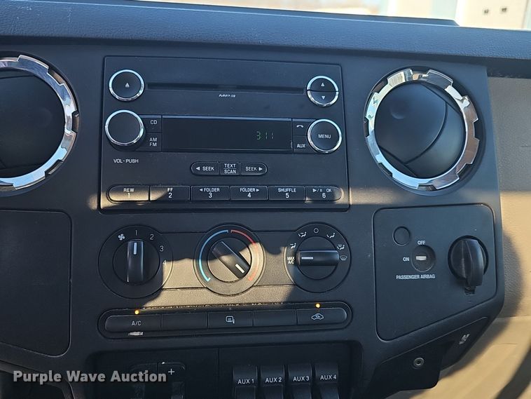 image for item DO7719 2009 Ford F450 Super Duty XLT truck cab and chassis