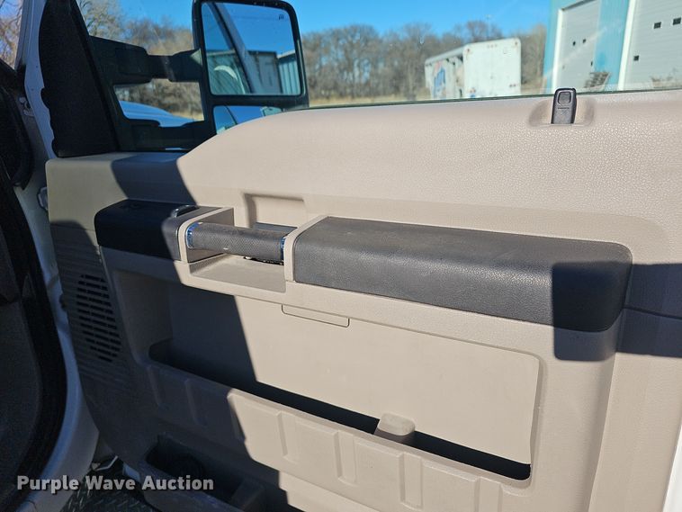 image for item DO7719 2009 Ford F450 Super Duty XLT truck cab and chassis